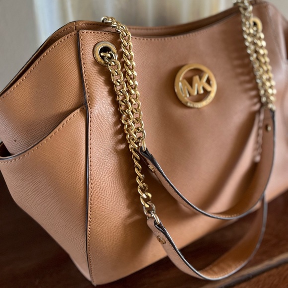 Michael Kors Handbags - Michael KORS Husk-tan medium tote